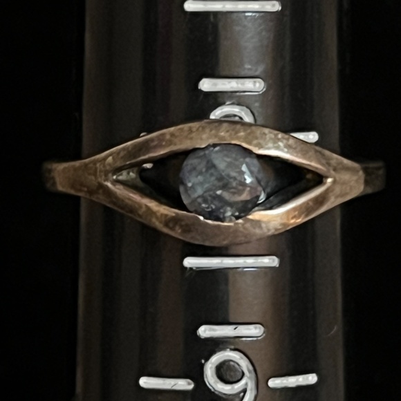 Vintage Semi Cut Sapphire Ring - Size 8 - Unique Openwork Setting - Picture 4 of 4